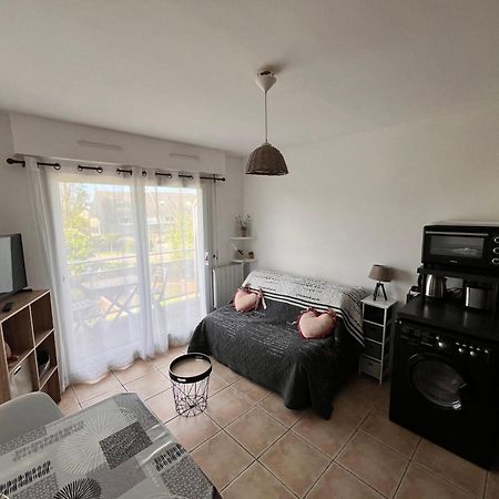Апартаменты Studio Vue Sur Jardins - Tout Confort Proche Mer Курсёль-сюр-Мер Экстерьер фото