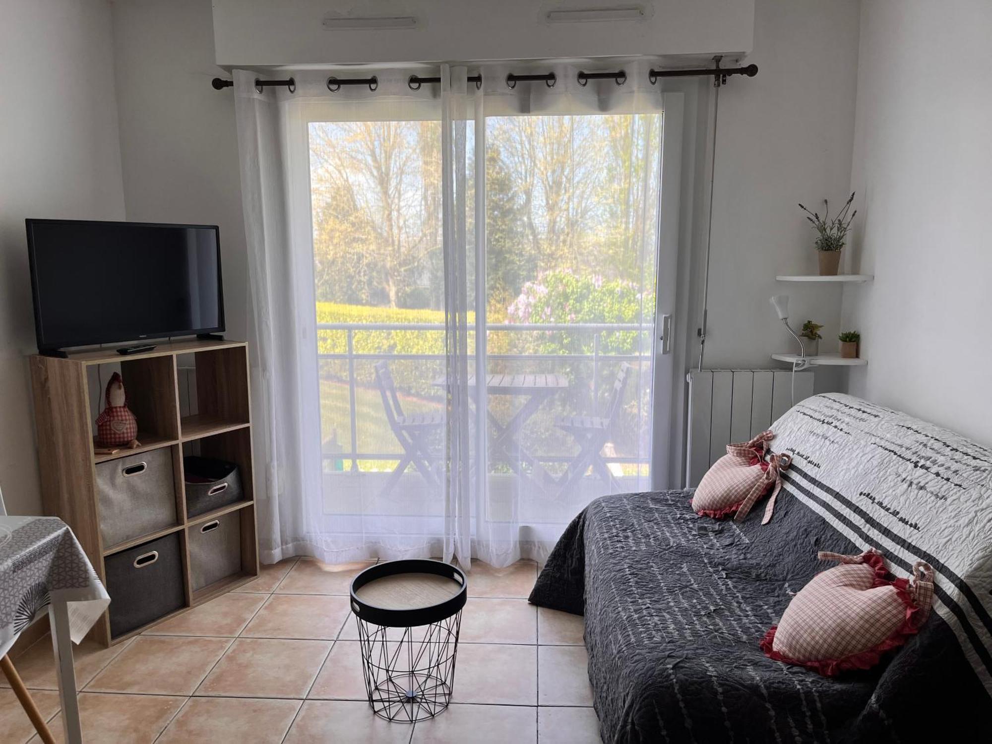 Апартаменты Studio Vue Sur Jardins - Tout Confort Proche Mer Курсёль-сюр-Мер Экстерьер фото